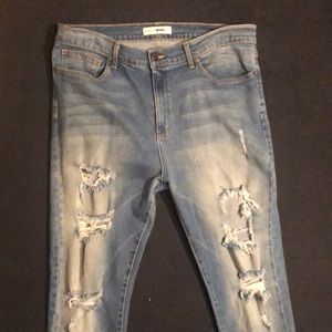 I don’t wear them at all they’re lonely :(